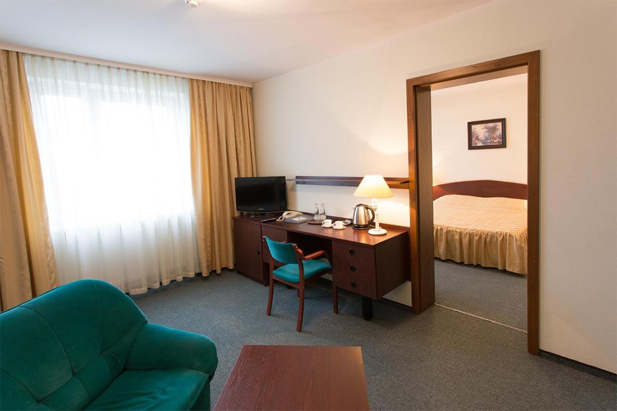 Hotel Ior 포즈난 외부 사진